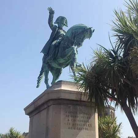 Du Louvre 3* شيربوغ أون كوتننتين