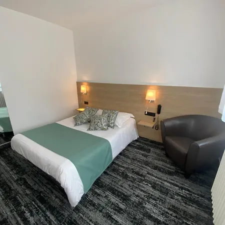 Du Louvre 3* شيربوغ أون كوتننتين