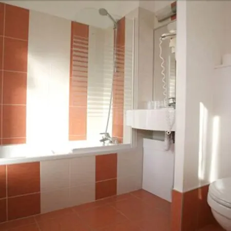 Du Louvre 3* شيربوغ أون كوتننتين