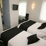 卢浮宫酒店 3* 瑟堡